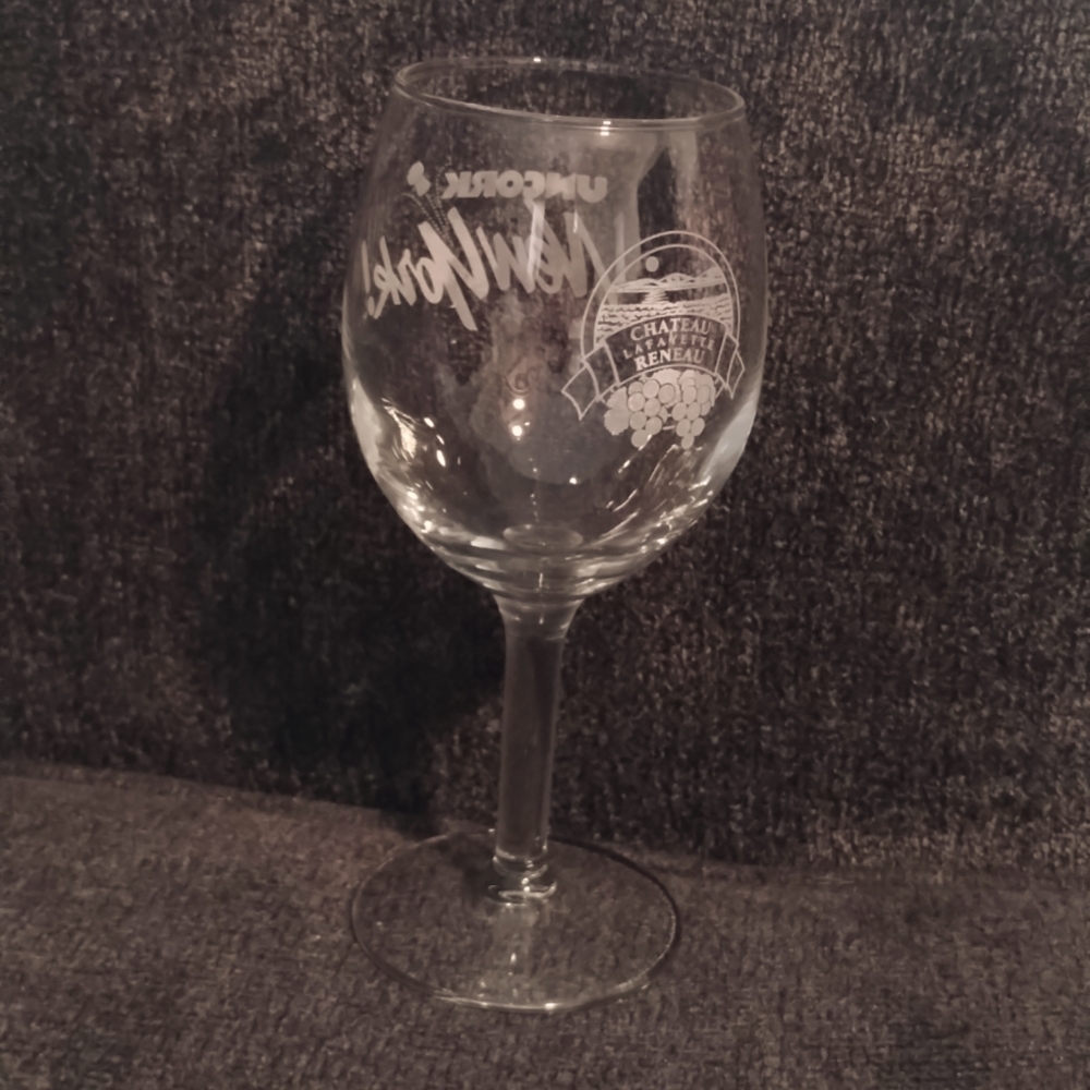Uncork New York Wine Glass